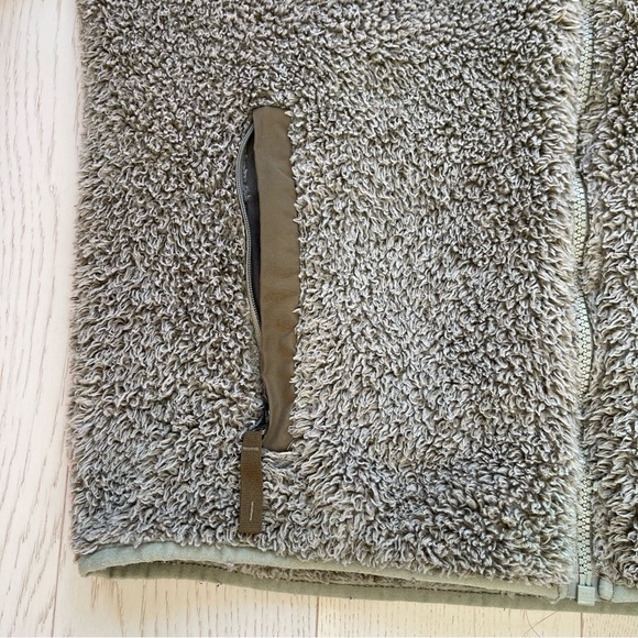 LL Bean Hi Pile Ultra Plush Fleece Zip Up Elbow Patch Jacket Cabincore Outdoors - Picture 10 of 12